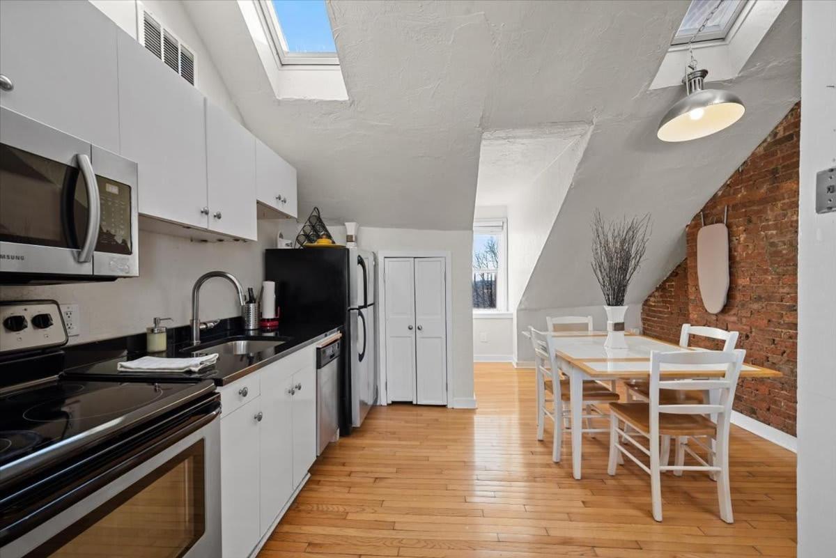 Skyline At Your Door - Studio With A View Pittsburgh Exterior photo