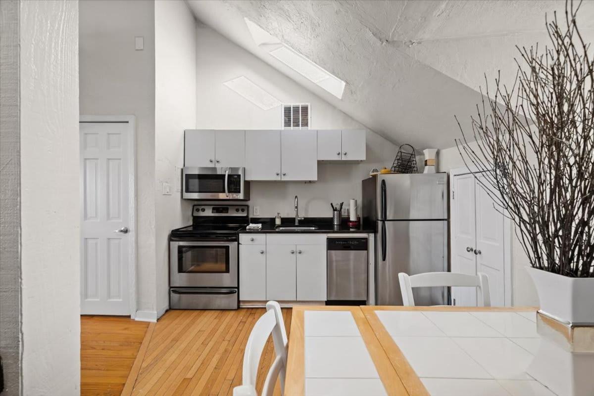 Skyline At Your Door - Studio With A View Pittsburgh Exterior photo