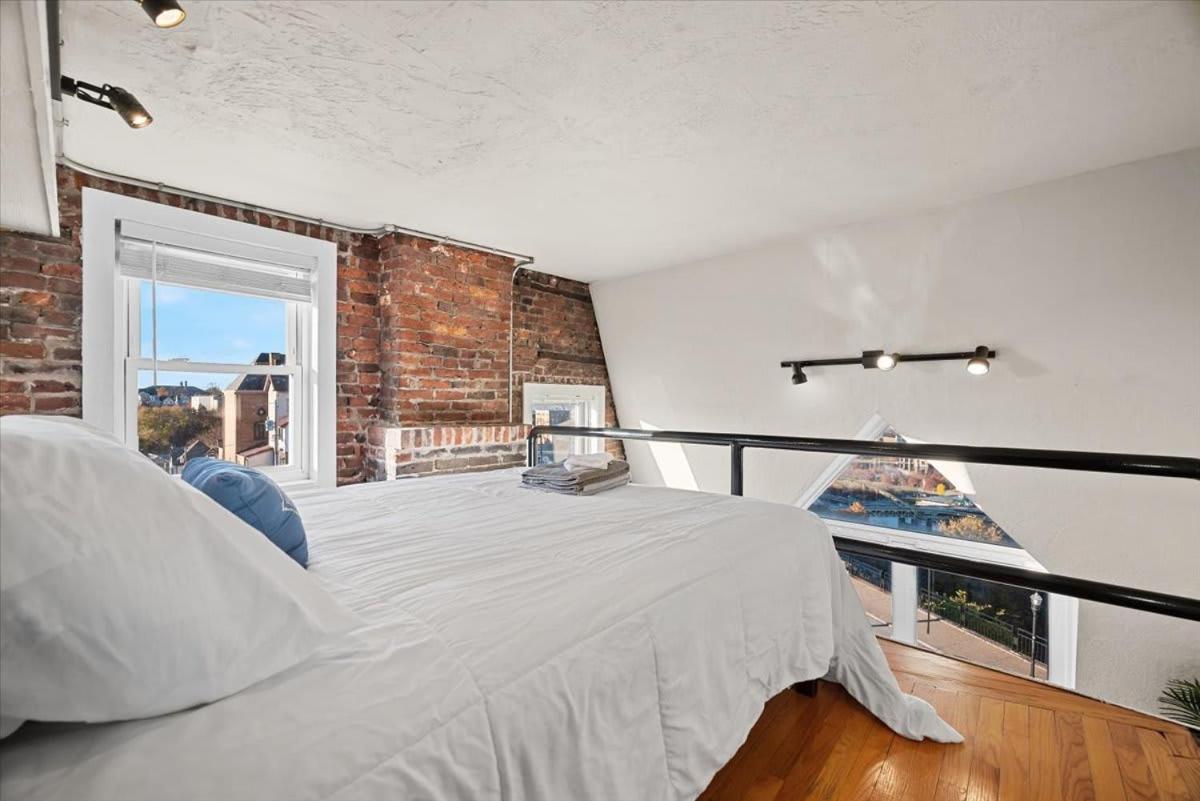 Skyline At Your Door - Studio With A View Pittsburgh Exterior photo